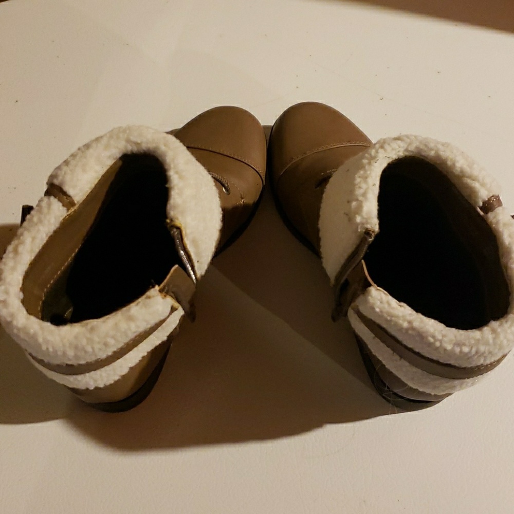 Short boots